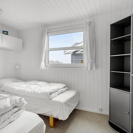 Vakantiehuis 4 Bedroom Beautiful In *