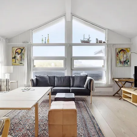 4 Bedroom Beautiful In