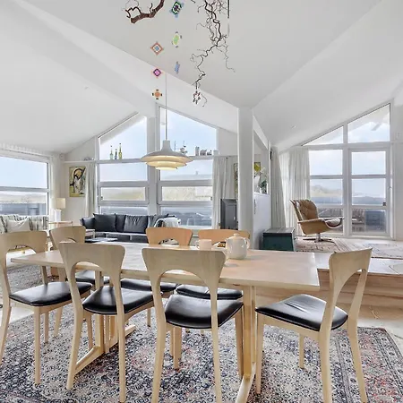 4 Bedroom Gorgeous In