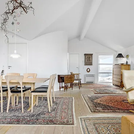 4 Bedroom Beautiful In