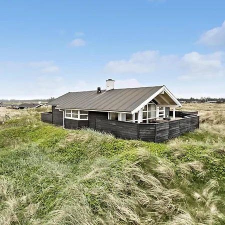 4 Bedroom Beautiful In Vakantiehuis Løkken