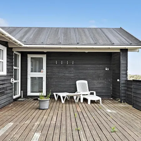 4 Bedroom Beautiful In Løkken