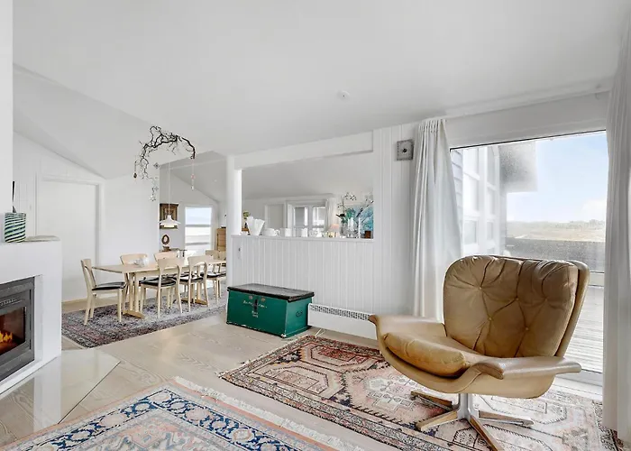 Semesterbostad 4 Bedroom Beautiful In