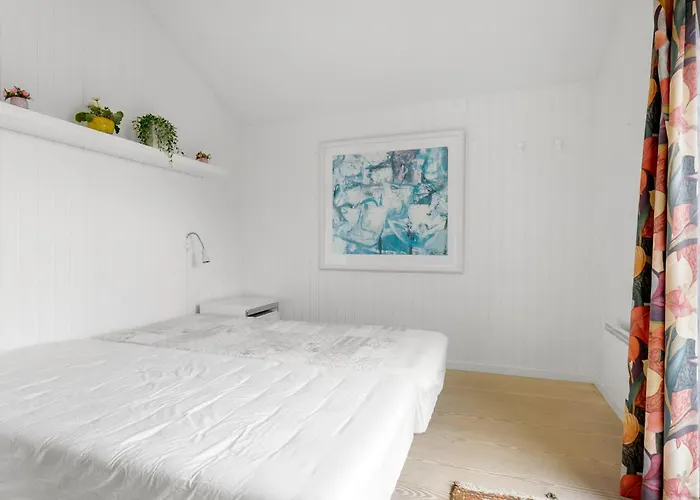 Semesterbostad 4 Bedroom Beautiful In *