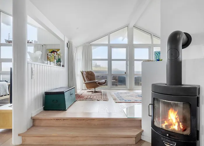 Semesterbostad 4 Bedroom Beautiful In