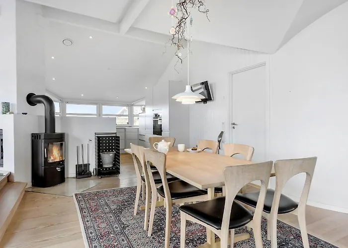 Сasa de vacaciones 4 Bedroom Beautiful In *