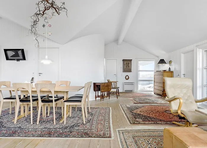 4 Bedroom Beautiful In